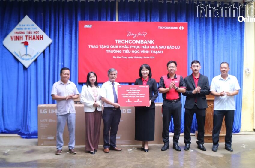  CÔNG TÁC TIẾP NHẬN HỖ TRỢ CỦA CÁC CƠ QUAN BAN NGÀNH, NHÀ HẢO TÂM, CÁC ĐOÀN THIỆN NGUYỆN SAU LŨ LỤT.